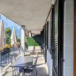 Pool Walk To &ferry Faggeto Lario